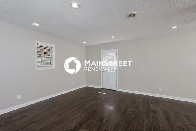 Building Photo - 5411 Laureltree Pl