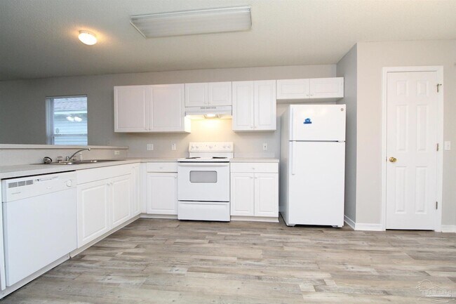 Building Photo - 1021 Antigua Cir