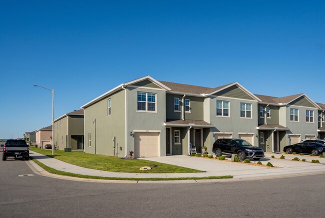 Building Photo - 2331 Gifford Dr