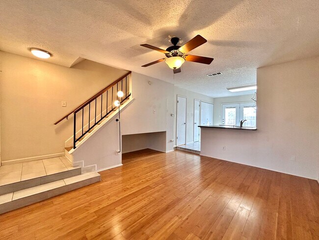 Building Photo - 1411 Gracy Farms Ln