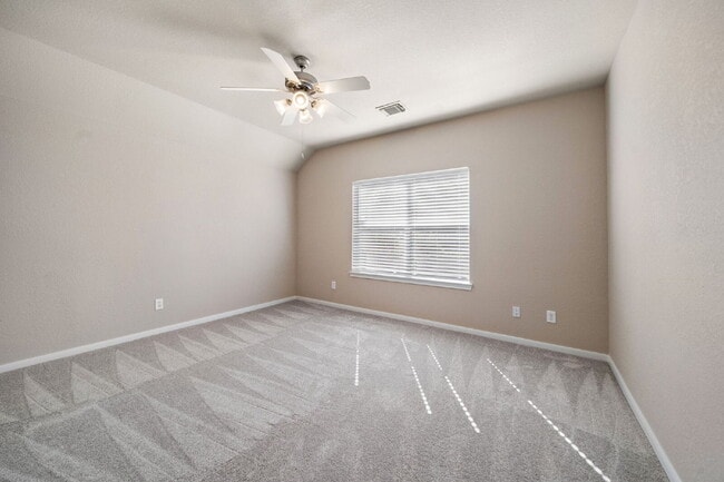 Building Photo - Exceptionally well-maintained Sterling Ridge Townhome boasts an array of desirable features!