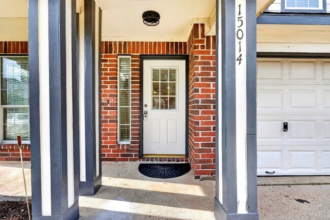 Building Photo - 15014 Middle Oaks Blvd