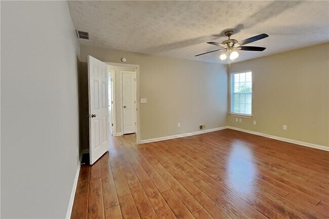Building Photo - 3544 Willgrove Way