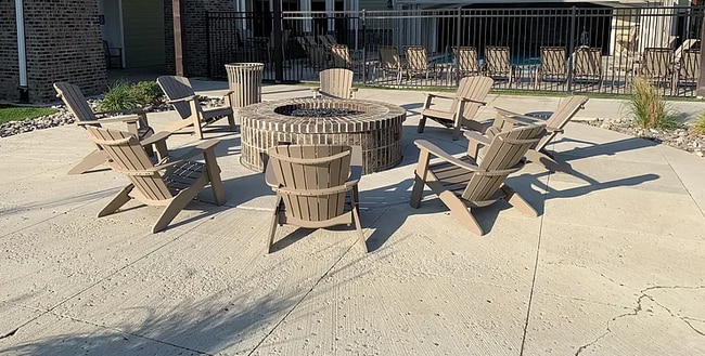 Building Photo - 328 Putnam Ave