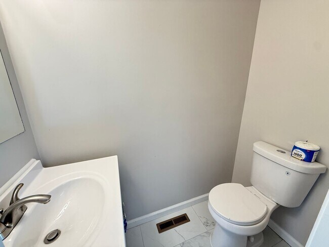 Building Photo - 33-37 Grant St