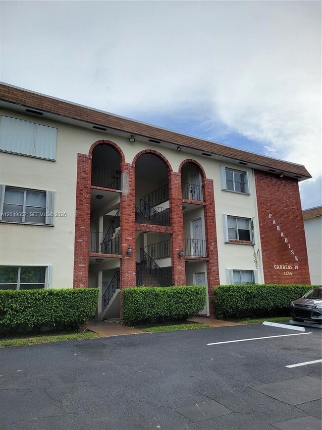 Building Photo - 2200 Taylor St