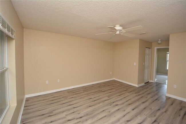 Building Photo - 12 Pine Brook Dr