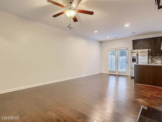 Building Photo - 3 br, 2.5 bath Townhome - 4201 Alden Park Dr
