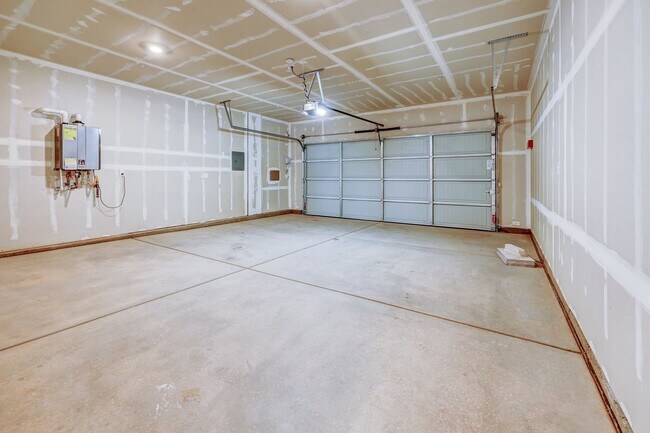 Building Photo - Brand new home in Riverstone