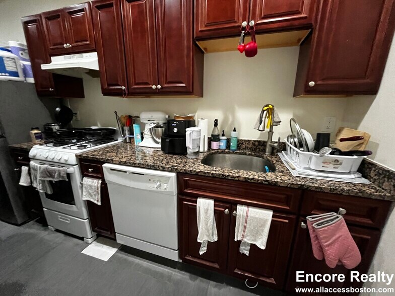 Primary Photo - 58 Queensberry St