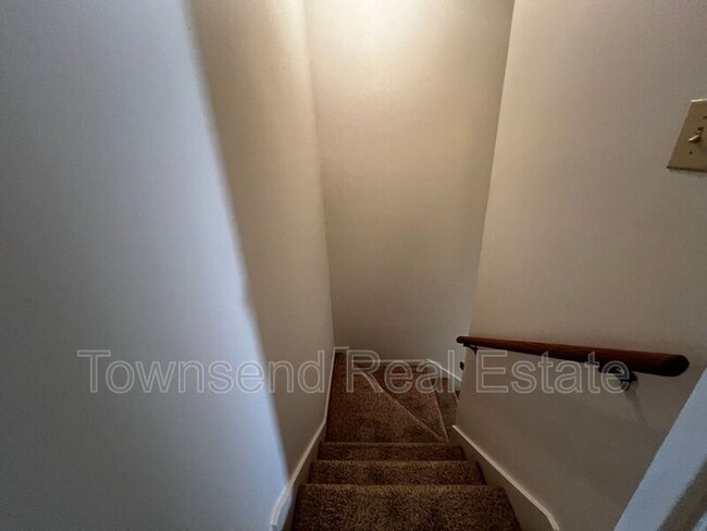 Building Photo - 1012 Ancestry Dr