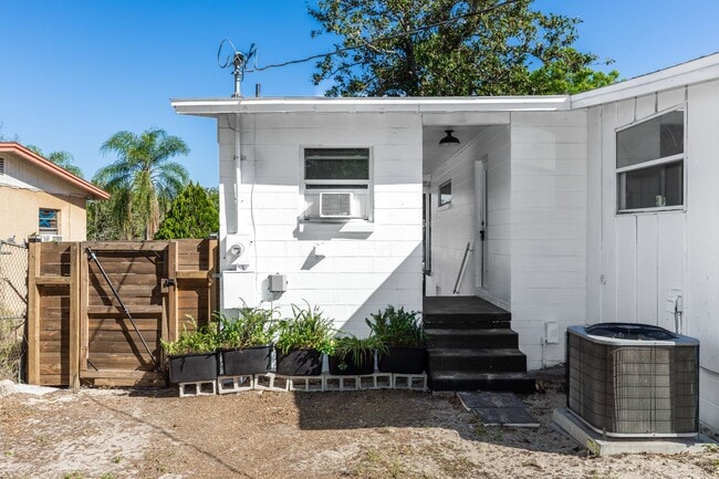 Building Photo - 5508 Meridian Way