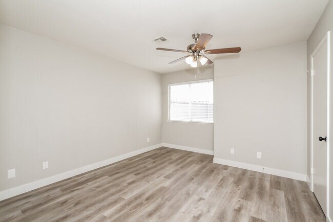 Building Photo - 2365 Beaver Bay Ct