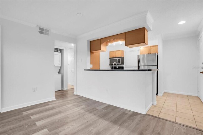 Building Photo - 2500 Winding Creek Blvd