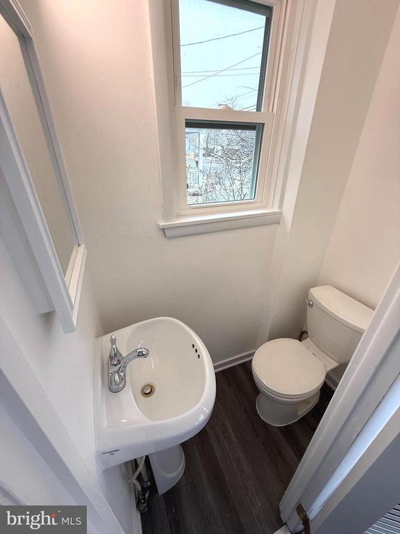 Building Photo - 109 N Main St