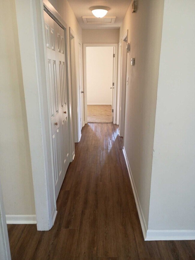 Building Photo - 3404 Covington Dr