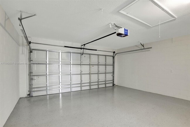 Building Photo - 502 Oxford Dr