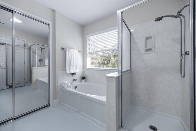Building Photo - 4033 Canyon Glen Cir