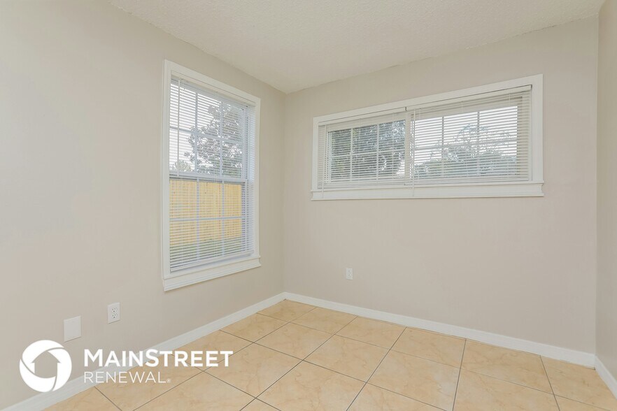 Building Photo - 215 Dempsey Way