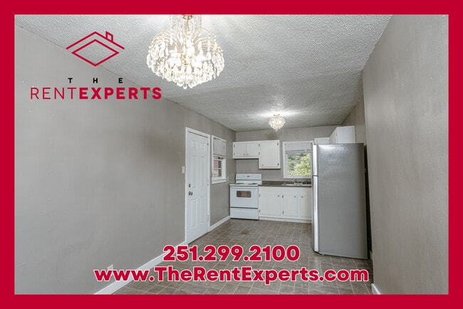 Building Photo - 100 Esplanade Ave