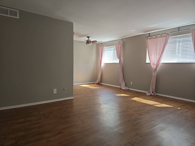 Building Photo - 3825 N Whittier Pl