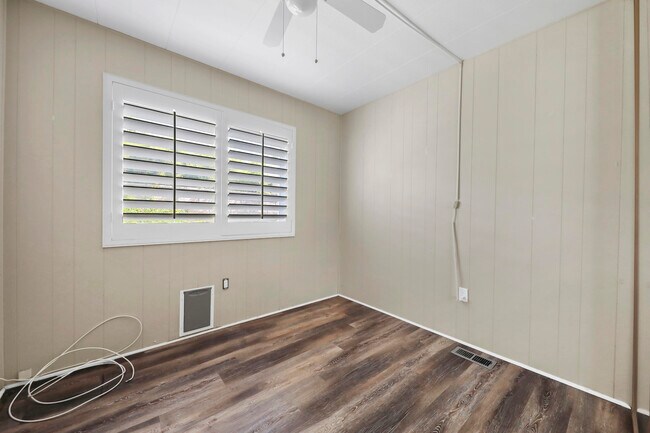 Building Photo - 74647 Azurite Cir E