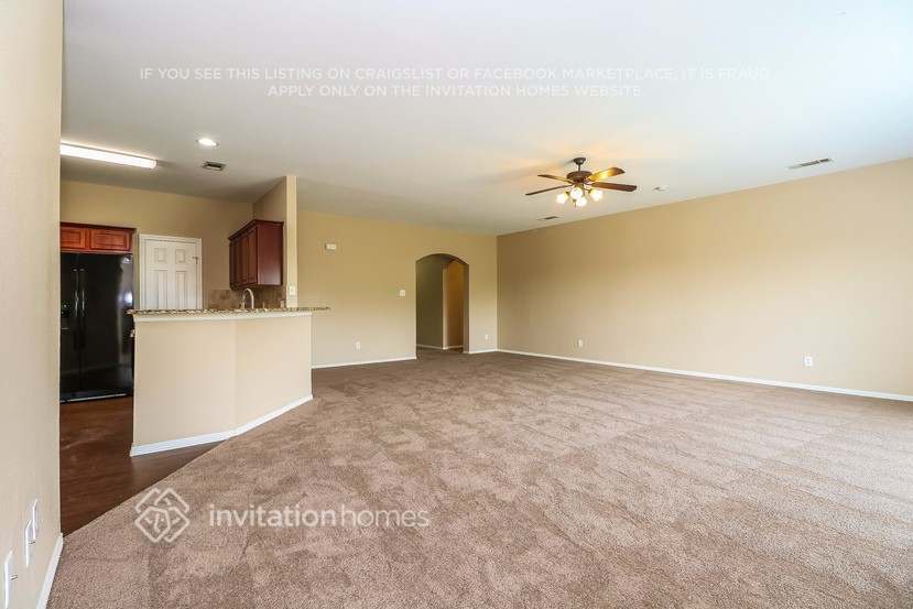 Building Photo - 4808 Bluebird Ln