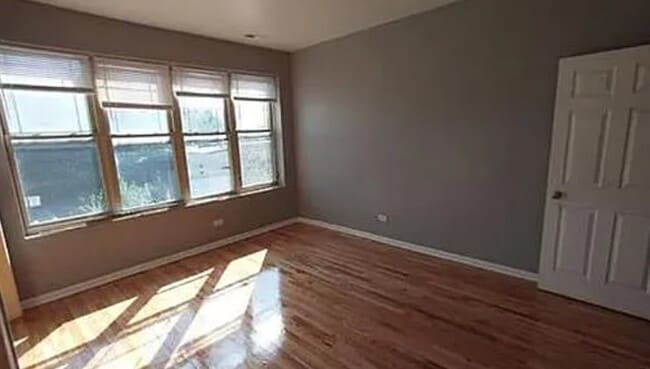 Building Photo - 612 E Marquette Rd