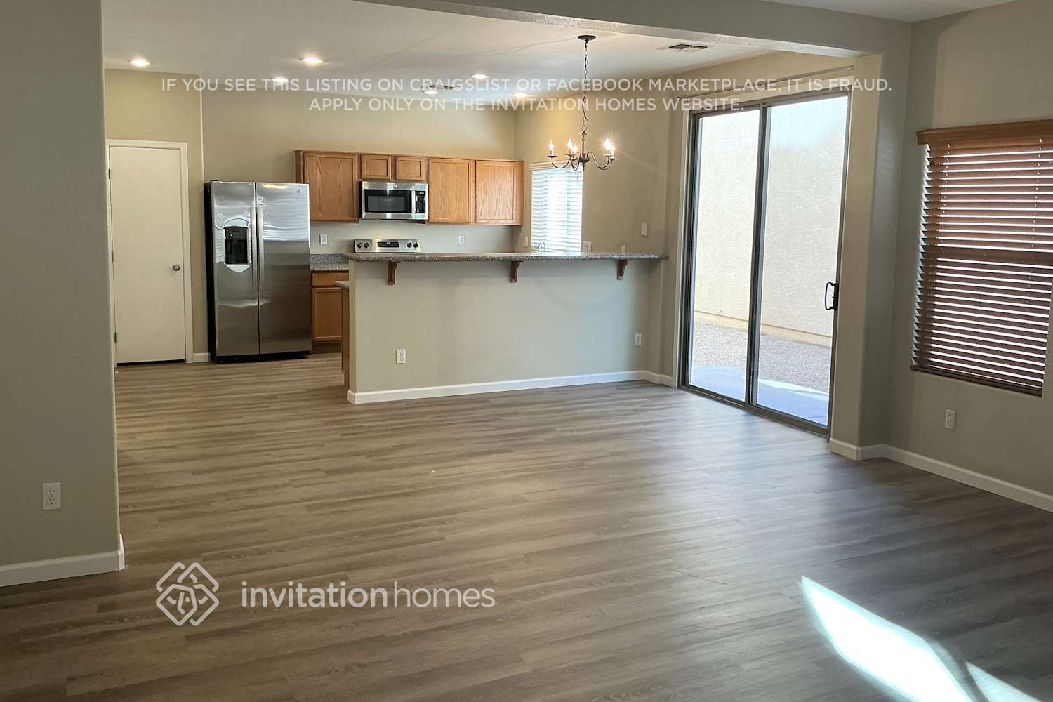 Building Photo - 5858 E Hoover Ave