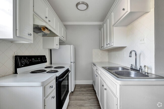 Interior Photo - 3620 Garrott