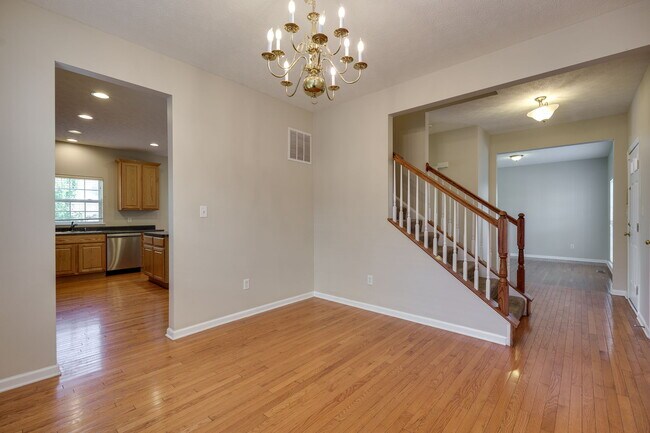 Building Photo - 3594 Armada Dr