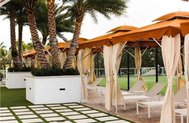 Building Photo - 2801 NE 183rd St