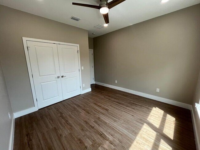 Building Photo - 2879 Leah's Ln