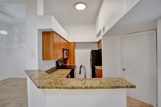 Building Photo - 1050 Crystal Way