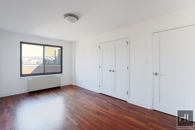 Building Photo - 721 Flushing Ave