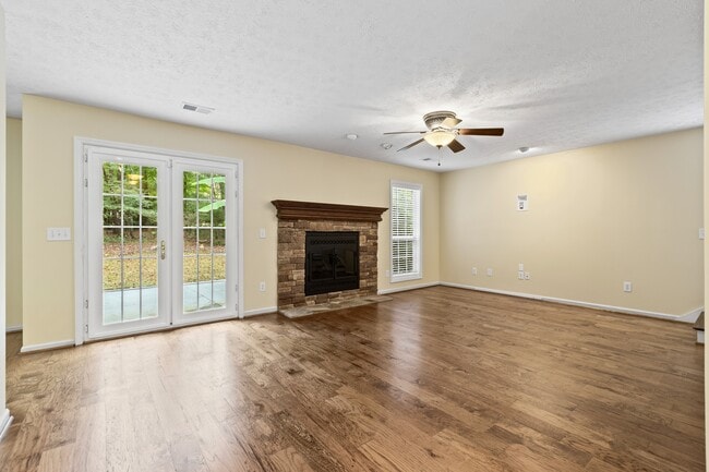 Building Photo - 359 Estate Ave