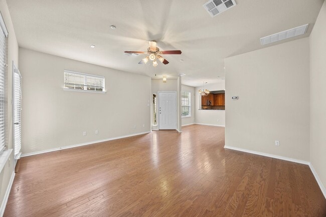 Building Photo - Updated Scofield Villas Condo with Garage & Private Yard