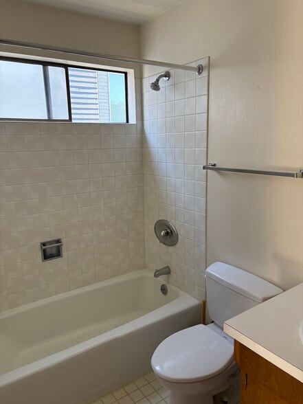 Very clean - 6537 4th Ave NE