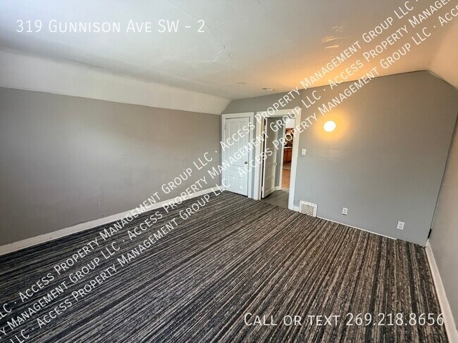 Building Photo - 319 Gunnison Ave SW