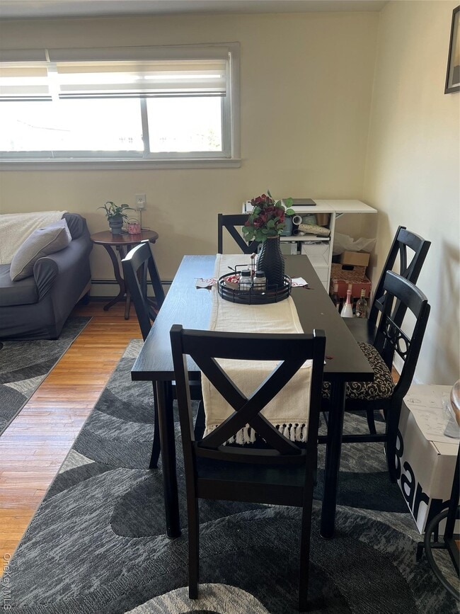 Building Photo - 644 E Olive St