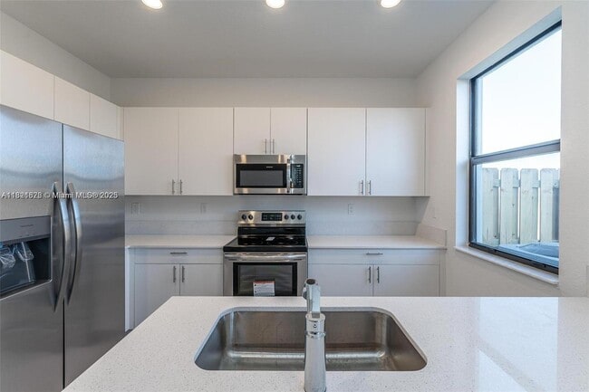 Building Photo - 23467 SW 129th Ave