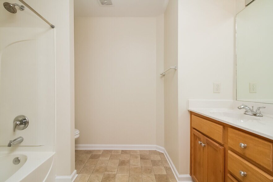 Building Photo - 7871 Rainey Dr