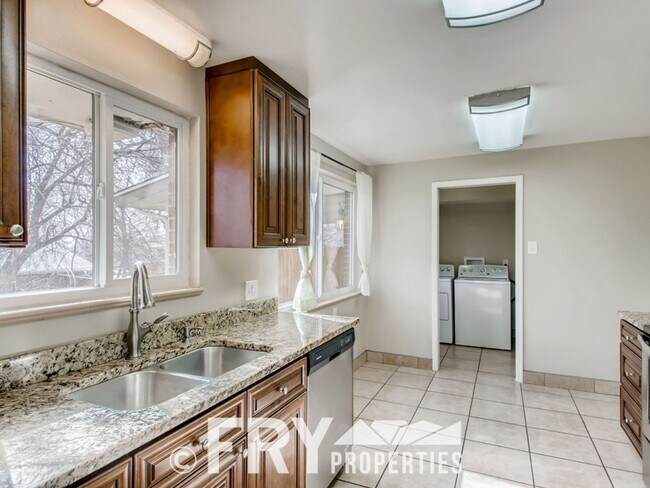 Building Photo - Beautifully remodeled 3-bedroom, 2.5-bath duplex in Wheat Ridge