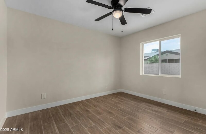 Building Photo - 1009 S 17th Ave