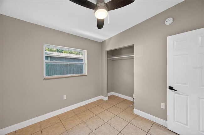 Building Photo - 2245 17th Ave S