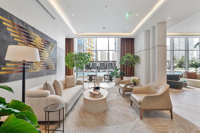 Building Photo - 77 SE 5th St