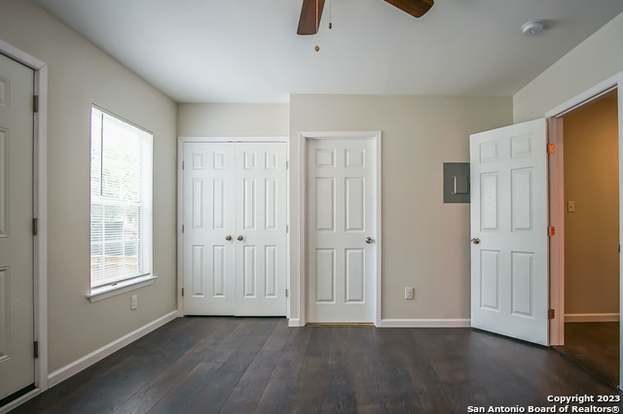 Building Photo - 303 Victor St