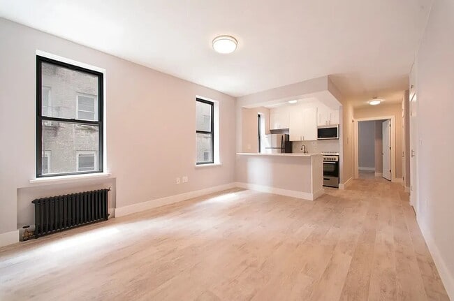 Building Photo - 502 W 152nd ST