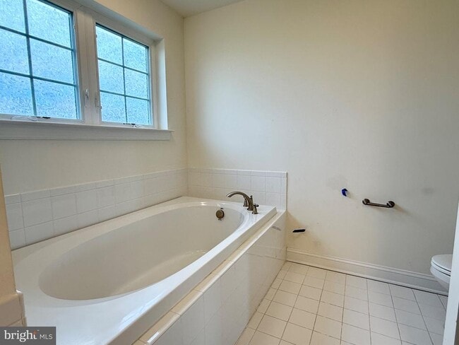Building Photo - 636 McCracken Dr