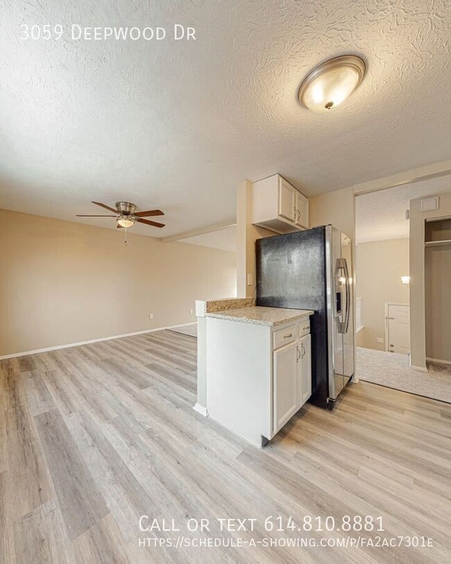 Building Photo - 3059 Deepwood Dr